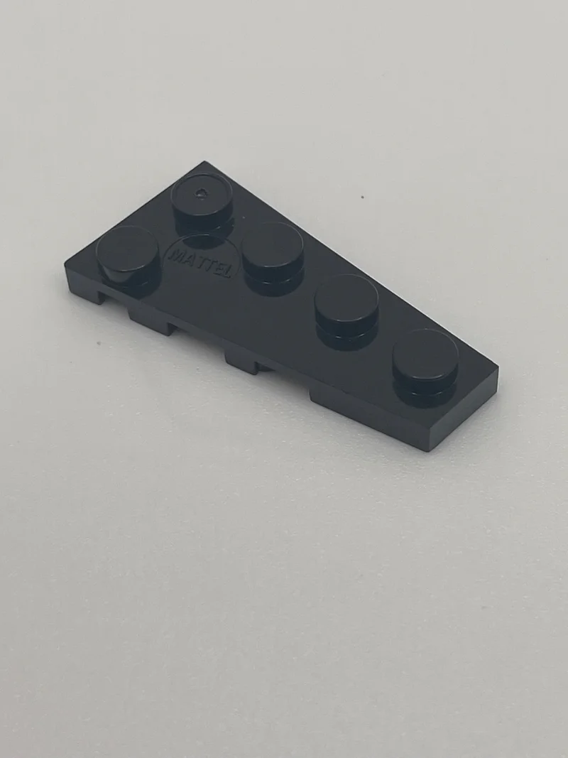 Plate 2 x 4 Wedge - Right in Black