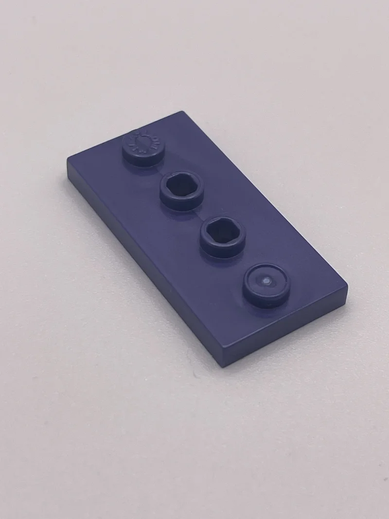 Plate 2 x 4 with 4 studs in Purple, Rich