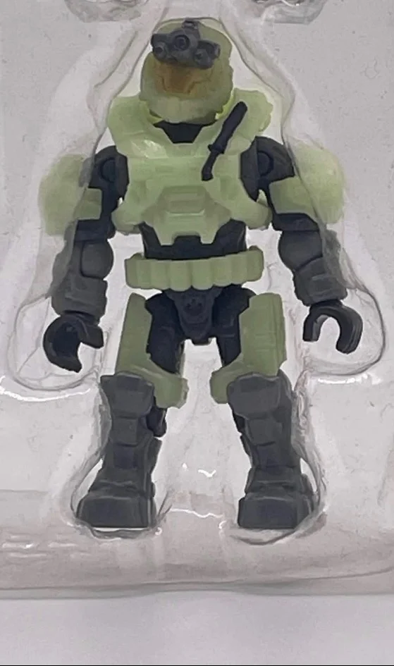 Figure, Halo: Spartan Operator - Glow in the Dark / Silver w/ Printed Knife Variant (Reach Armor) (Containment Armory)