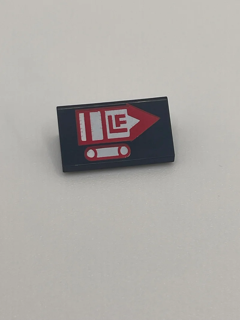 Slope 36 2 x 1, w/ Printed Tank Arrow Pointing Right in Black
