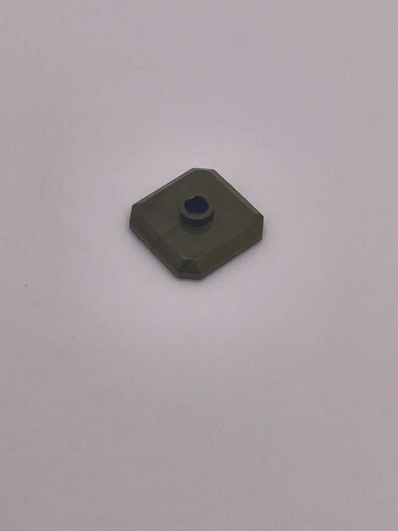 Plate 2 x 2 faceted with one central stud in Green, Light Olive Drab (Metallic)
