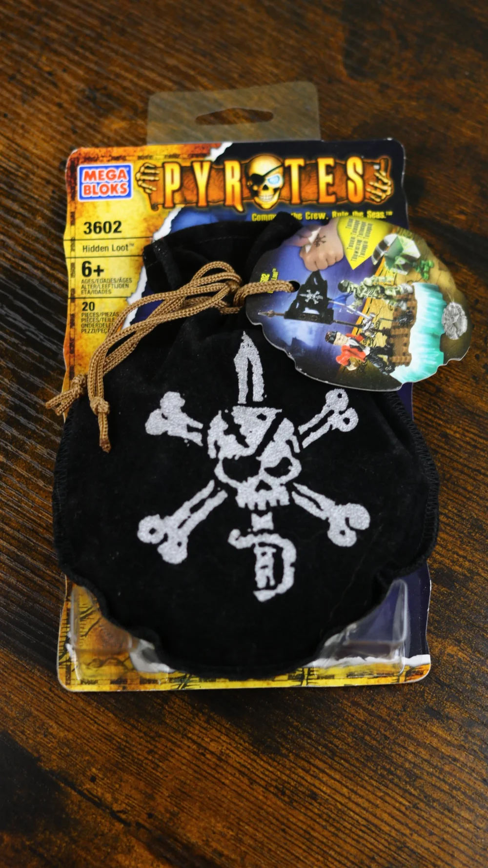 Original packaging for 3602 Hidden Loot