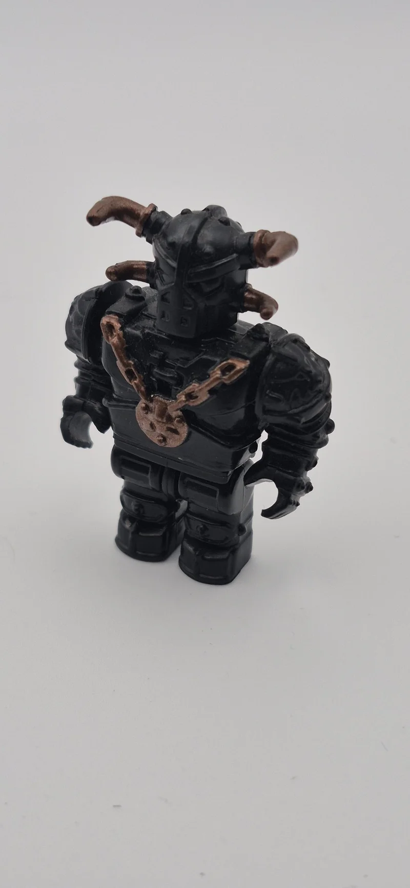 Figure, Dragons: Iron Raiders, Shadebrigand