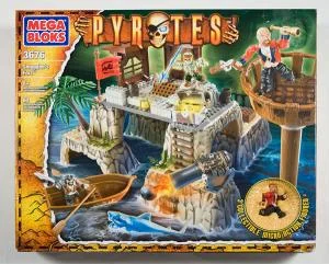 Original packaging for 3676 Smuggler's Fort