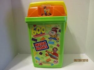 Original packaging for 976 Bulk Bricks, 600 Pieces