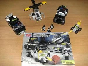 Instruction booklet for 9783 SWAT