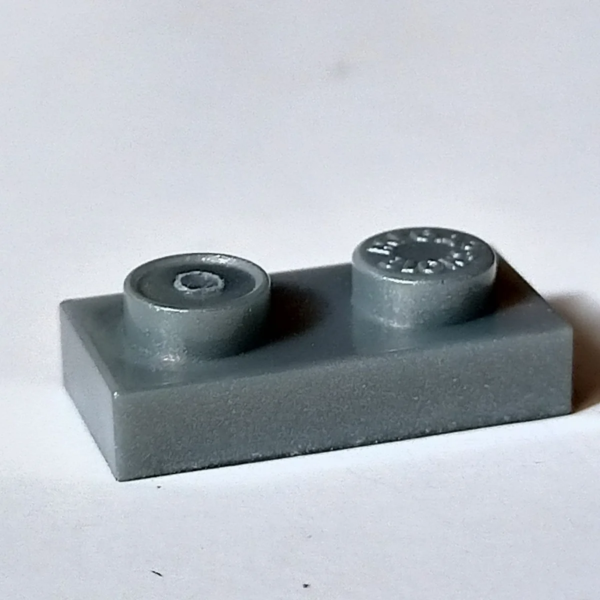 Plate 1 x 2 in Gray, Light