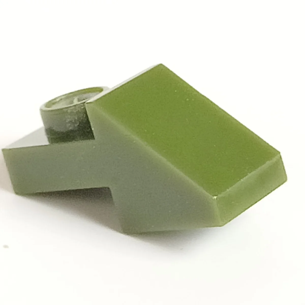 Slope brick 45 1 x 1 with 1 x 1 plate in Green, Medium (Camo)