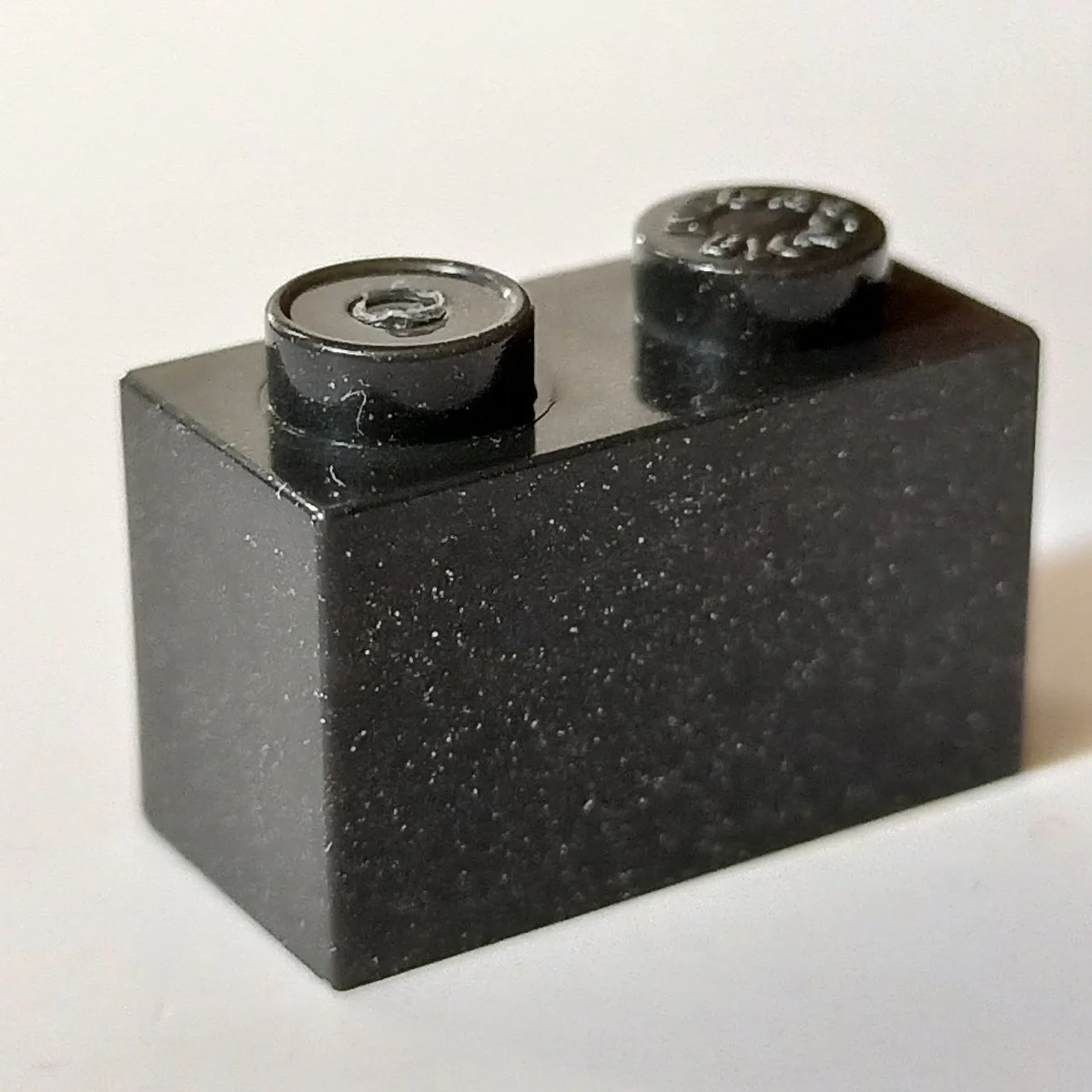 Brick 1 x 2 in Metal, Gunmetal (Metallic)