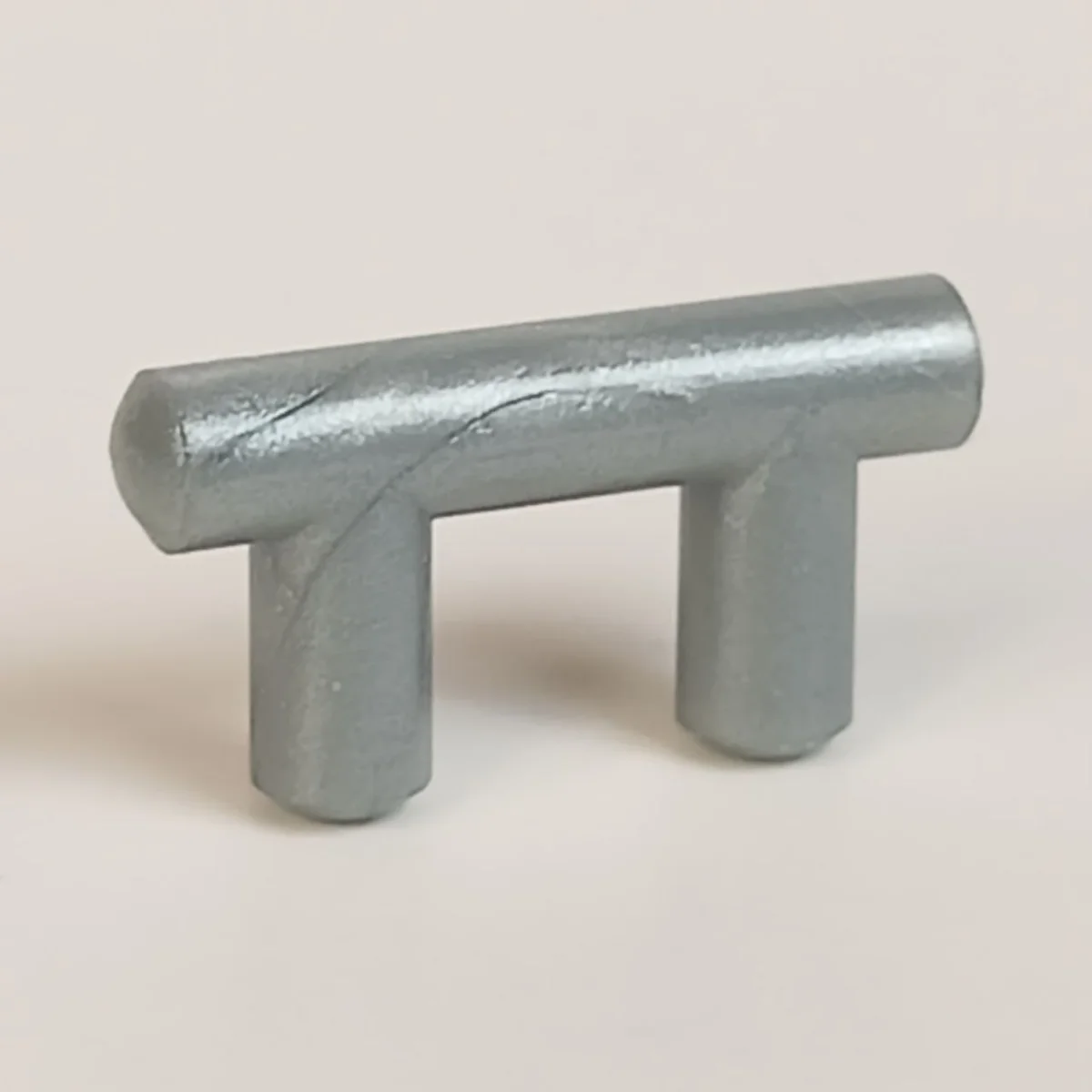 Bar 2 studs long with perpendicular pegs in Gray, Steel
