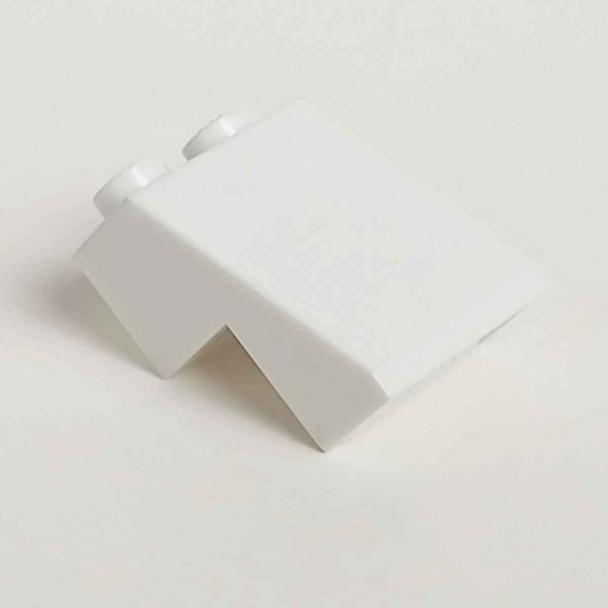 Slope brick 65 2 x 2 x 2 in White