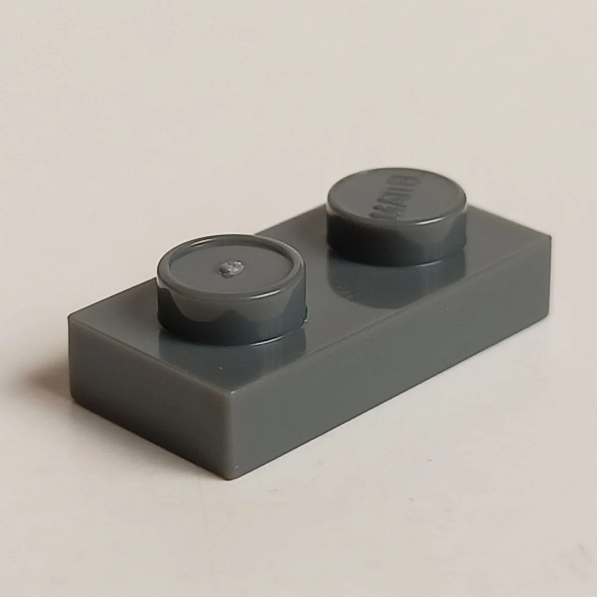 Plate 1 x 2 in Gray, Dark (Flake)