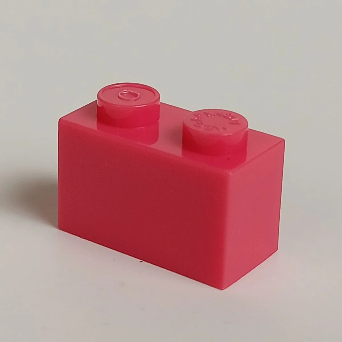 Brick 1 x 2 in Pink, Rich