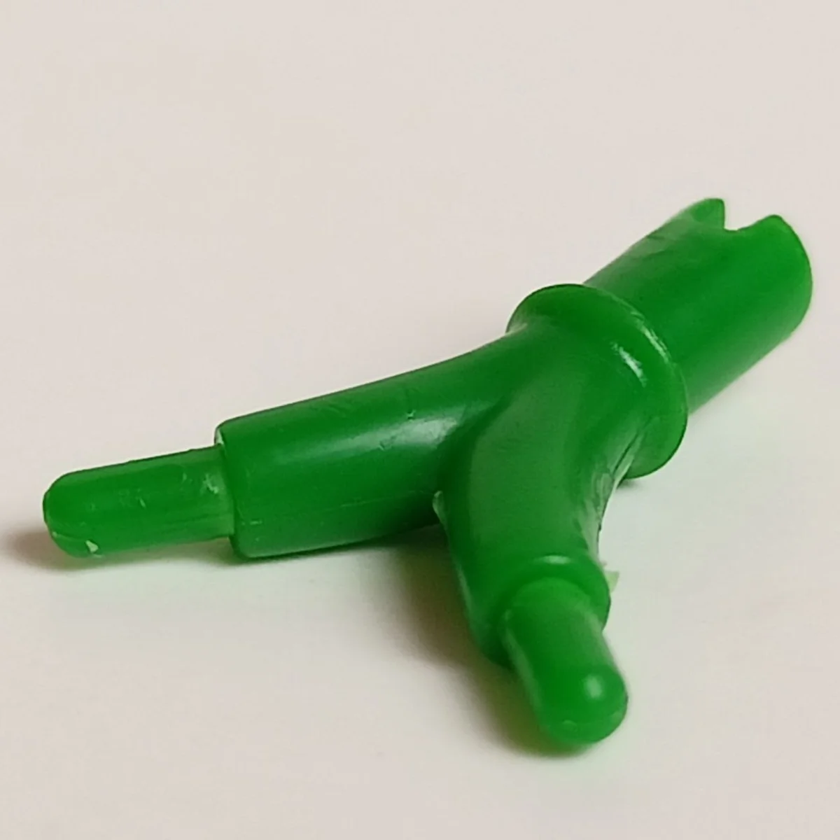 Foliage: plant stem, double, on small connector pin in Green, Forest