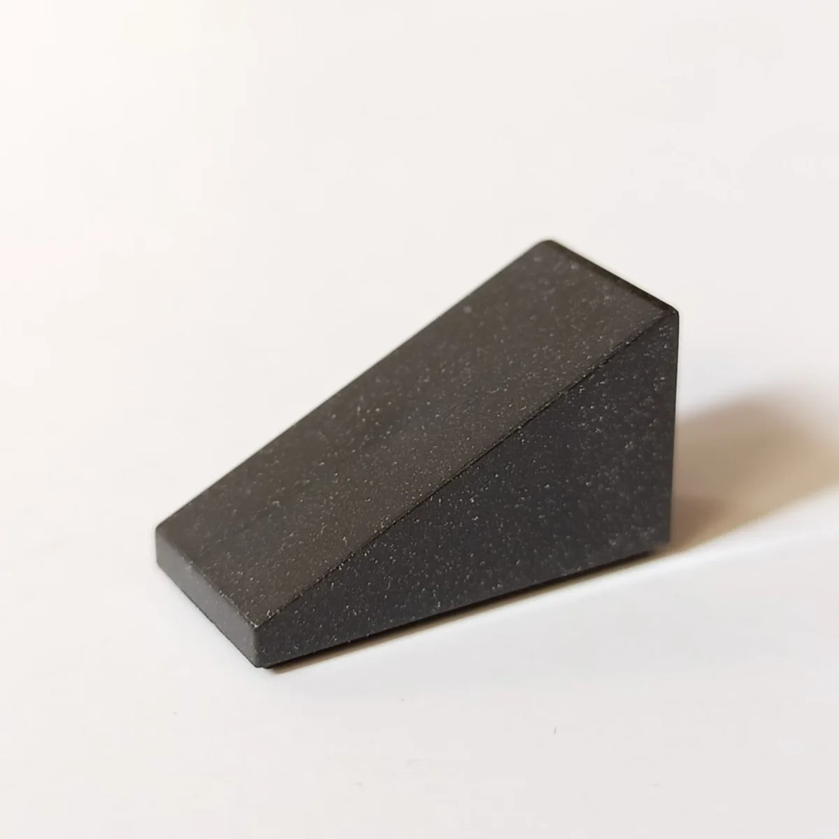Slope brick 33 1 x 2 in Metal, Gunmetal (Metallic)