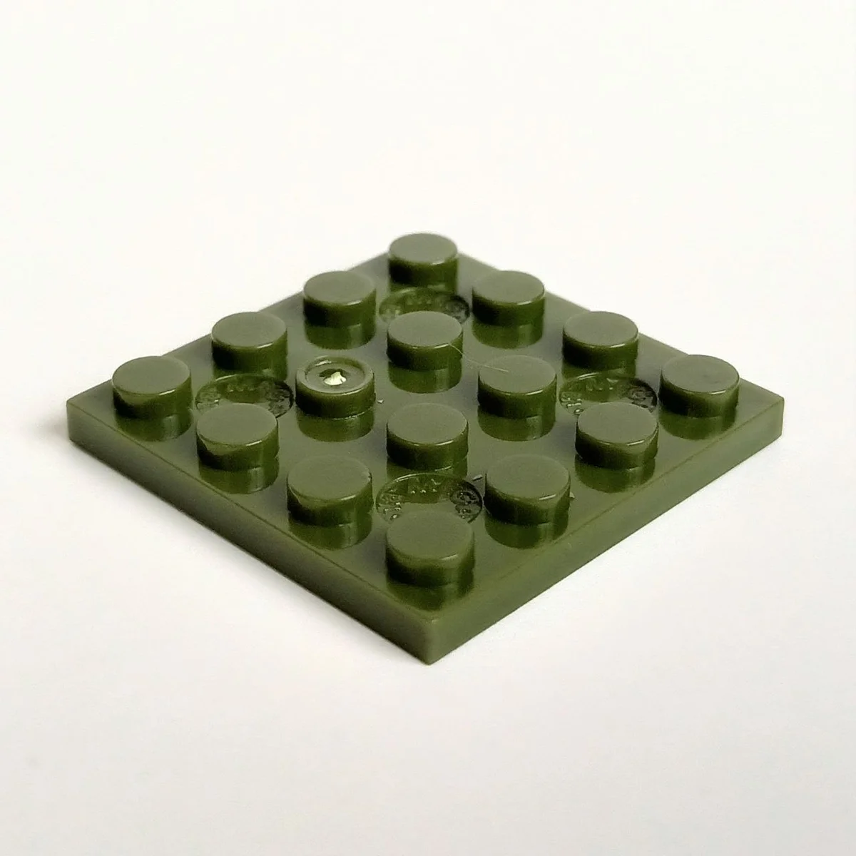Plate 4 x 4 in Green, Medium (Camo)