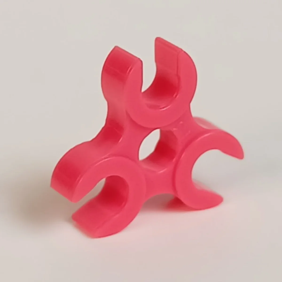 Connector: clip, small triple