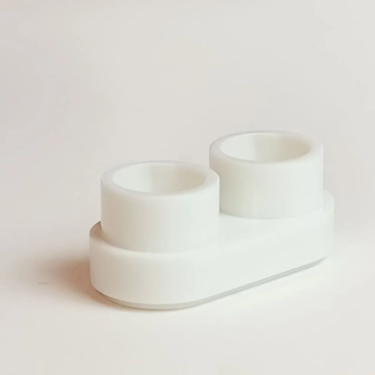 Plate Modified Round 1 x 2 Connector: female:female, type 01 in White