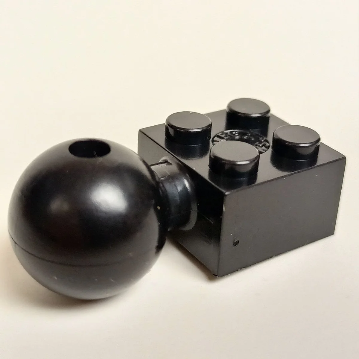 Brick 2 x 2 with ball joint, large in Black
