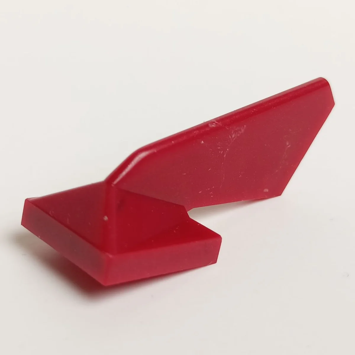 Tail 2 x 4 x 4, low profile on 2 x 2 base