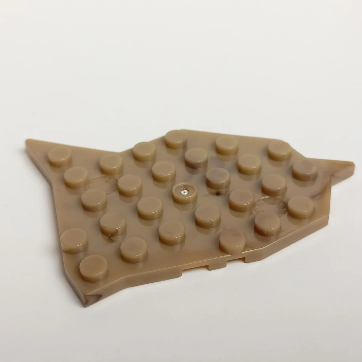 Plate 7 x 8 irregular in Sand, Dark (Camo)