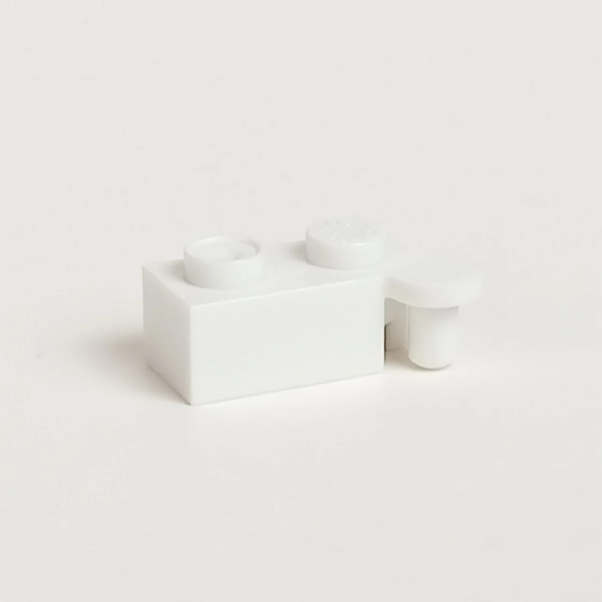 Hinge brick 1 x 4 two-thirds-height, top in White