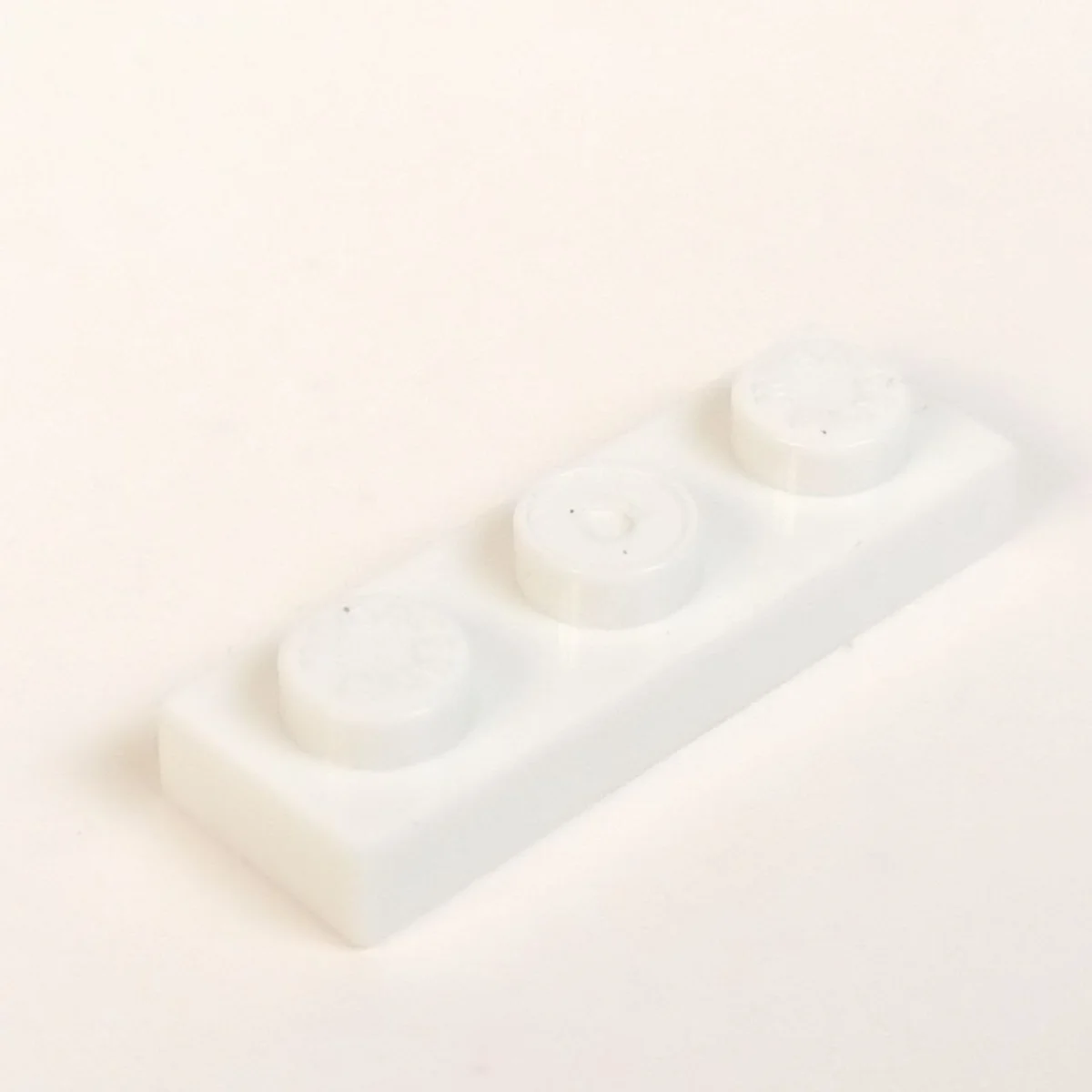 Plate 1 x 3 in White