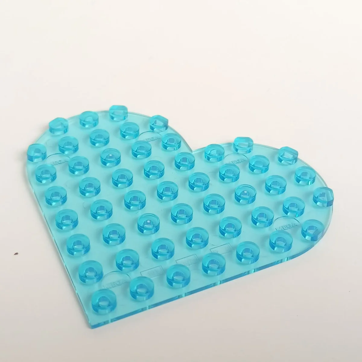 8 x 8 heart shaped baseplate in Blue, Medium (Translucent)