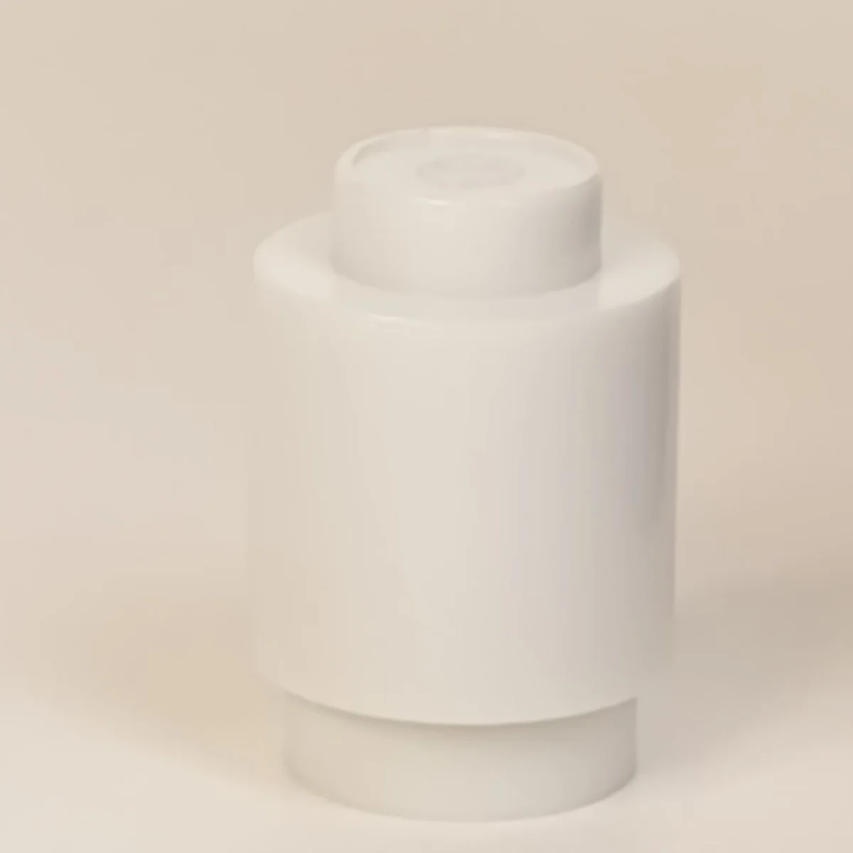 Brick Round 1 x 1 with Solid Stud in White