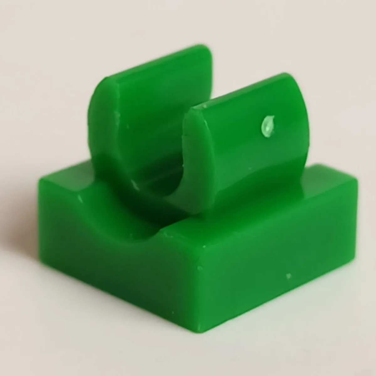 Tile Modified 1 x 1 w/ Vertical Clip on Top in Green, Forest