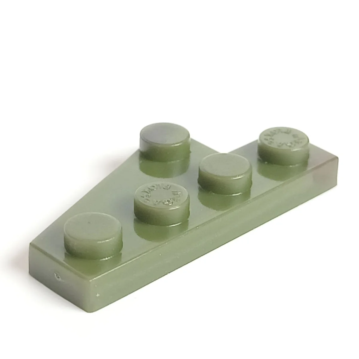 Plate 2 x 4 wedge with notch, right in Green, Medium (Camo)