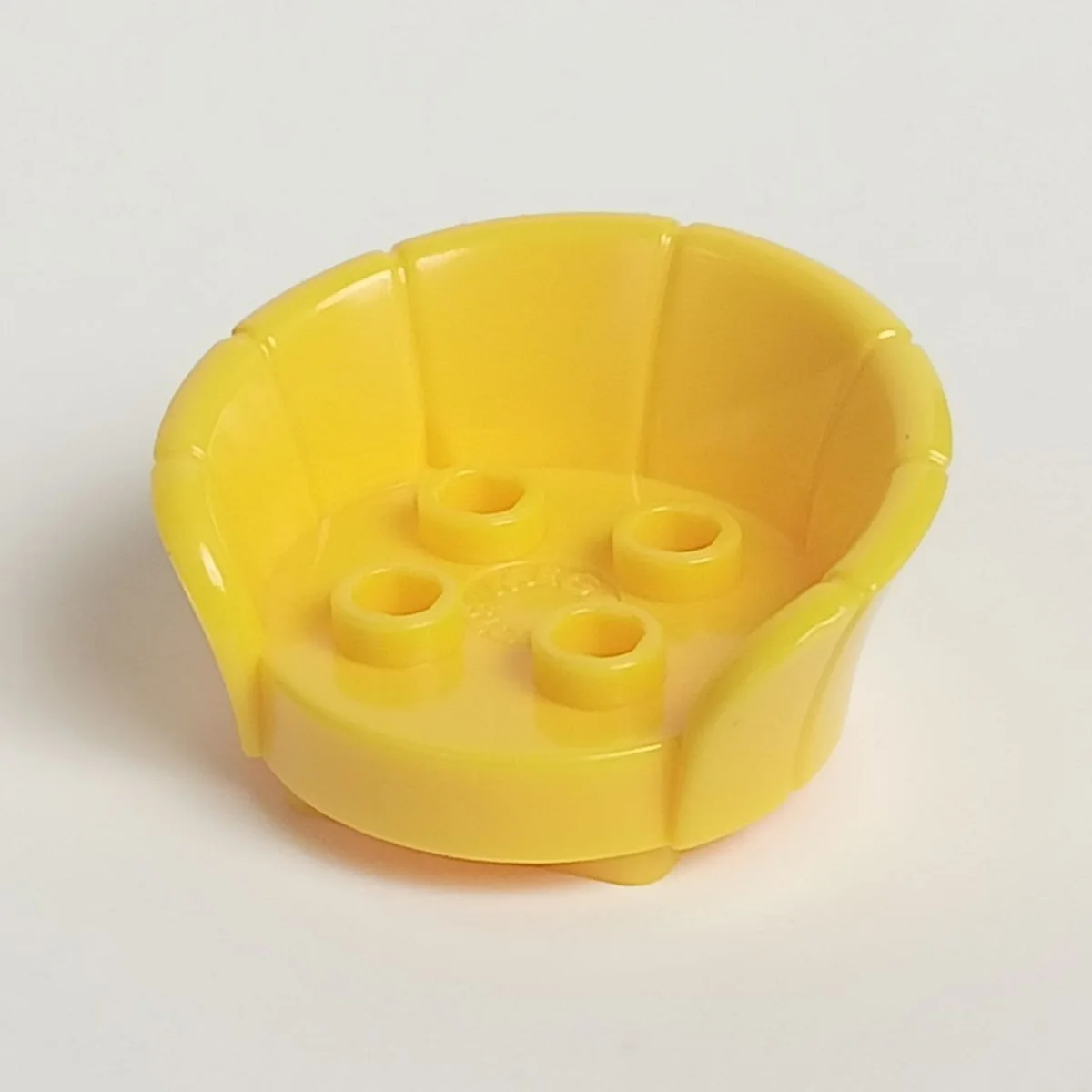 Fixture: chair: easy chair on 2 x 2 base in Yellow, Lemon