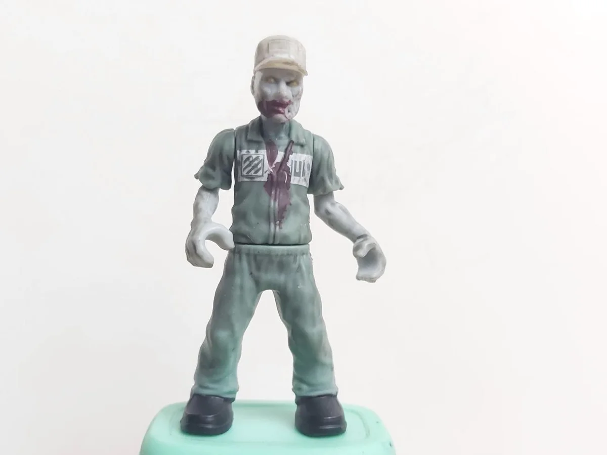 Figure, CoD: zombie, green work suit, white ball cap