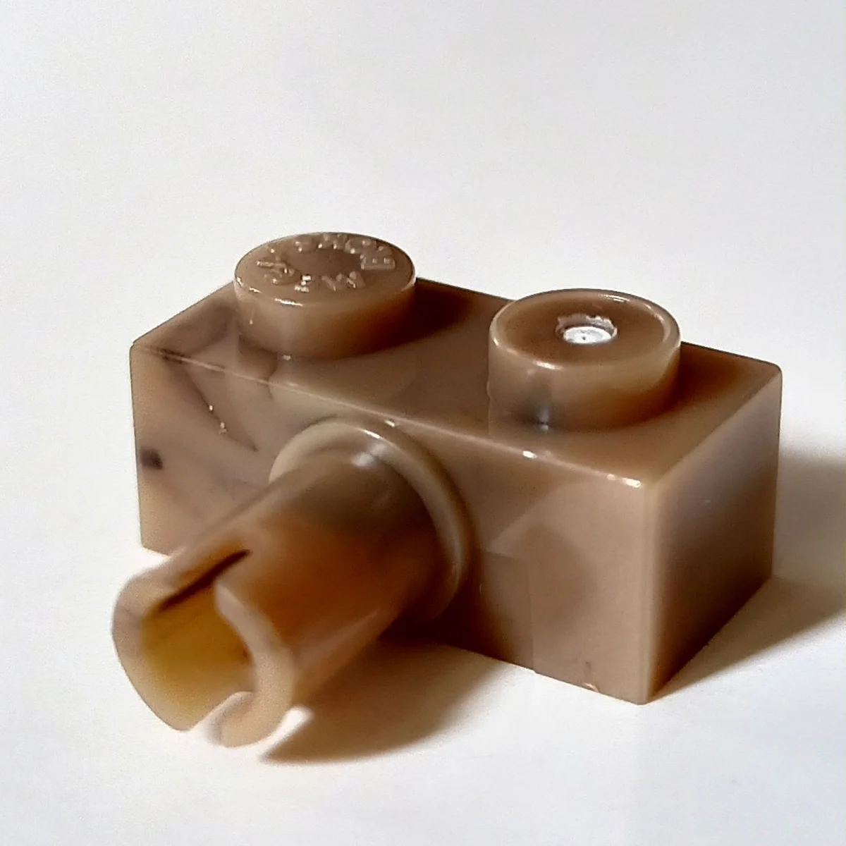 Brick 1 x 2 two-thirds-height with axle