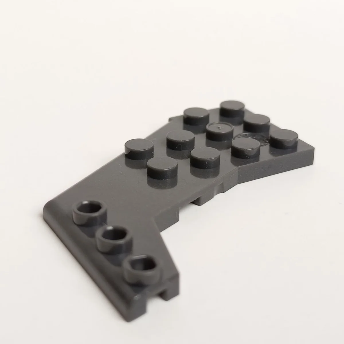 Left wing, 3 hollow studs at the tip in Gray, Dark (Metallic)