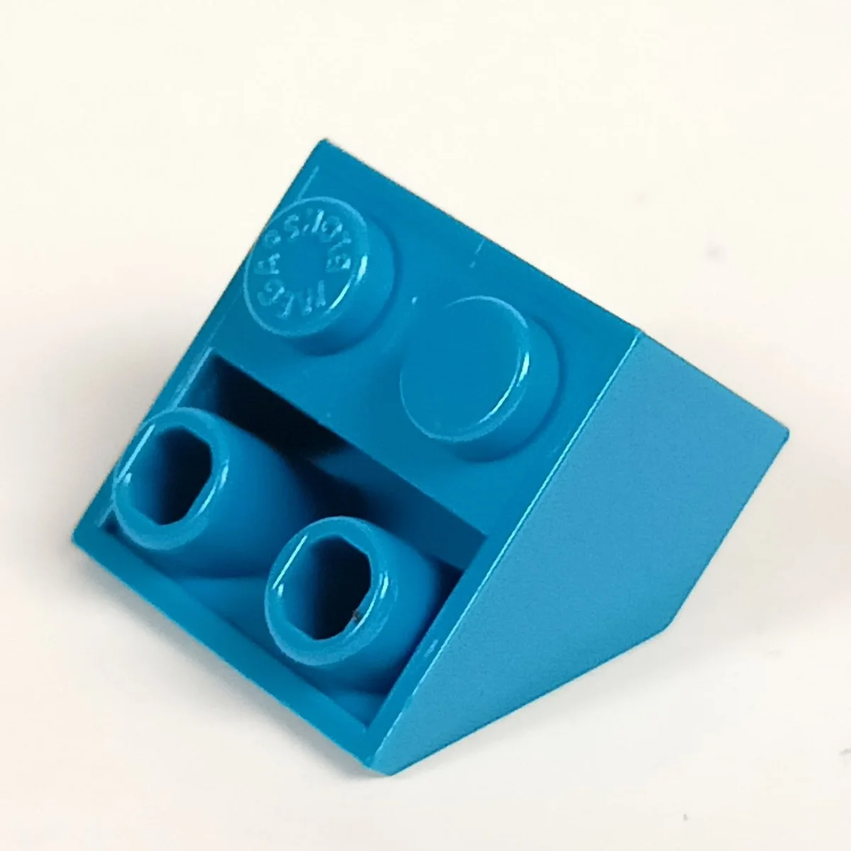 Slope brick 45 2 x 2 inverse in Blue, Spanish