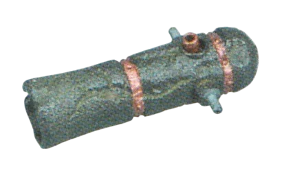 Weapon, Vehicle: cannon, large, aged appearance in Multicolored