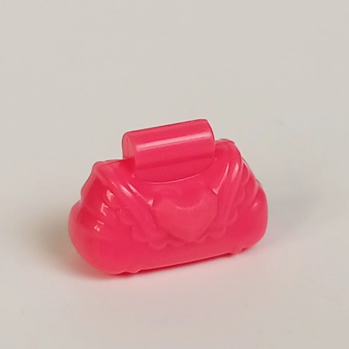 Figure, accessory: handbag, medium with heart detail