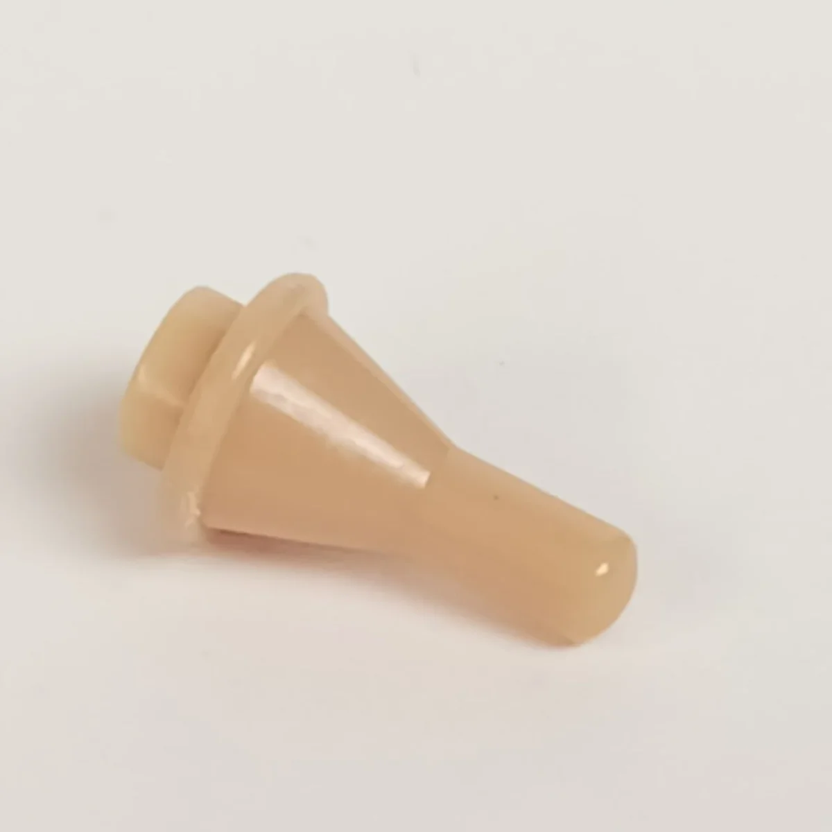 Cone 1 x 1 inverse with grip in Brown, Light Tan