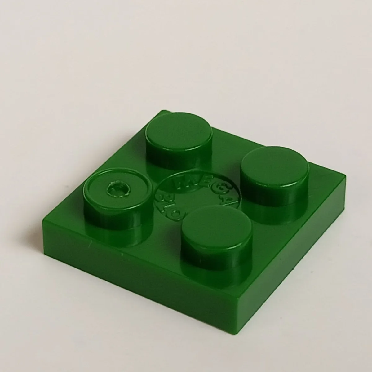 Plate 2 x 2 in Green, Grass