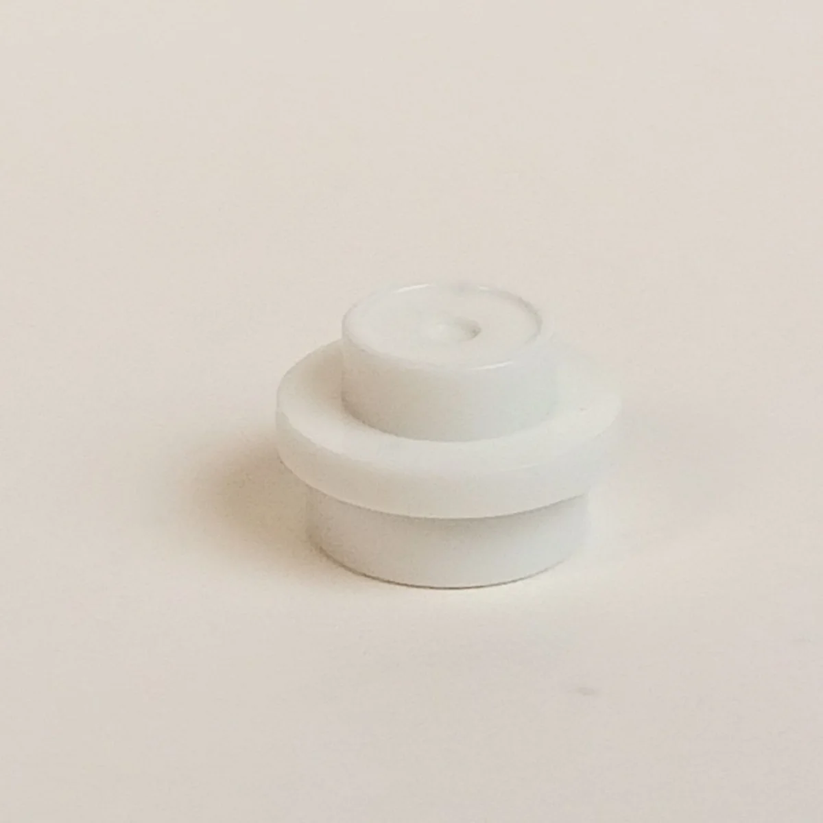 Plate Round 1 x 1 with Solid Stud in White