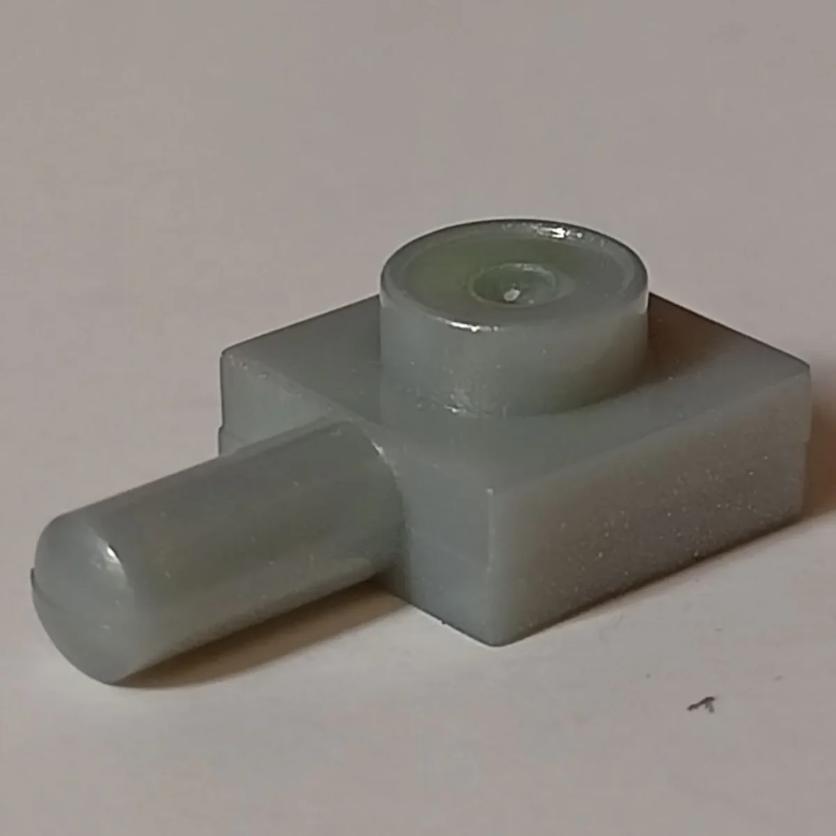 Plate Modified 1 x 1 with horizontal pin in Gray, Light
