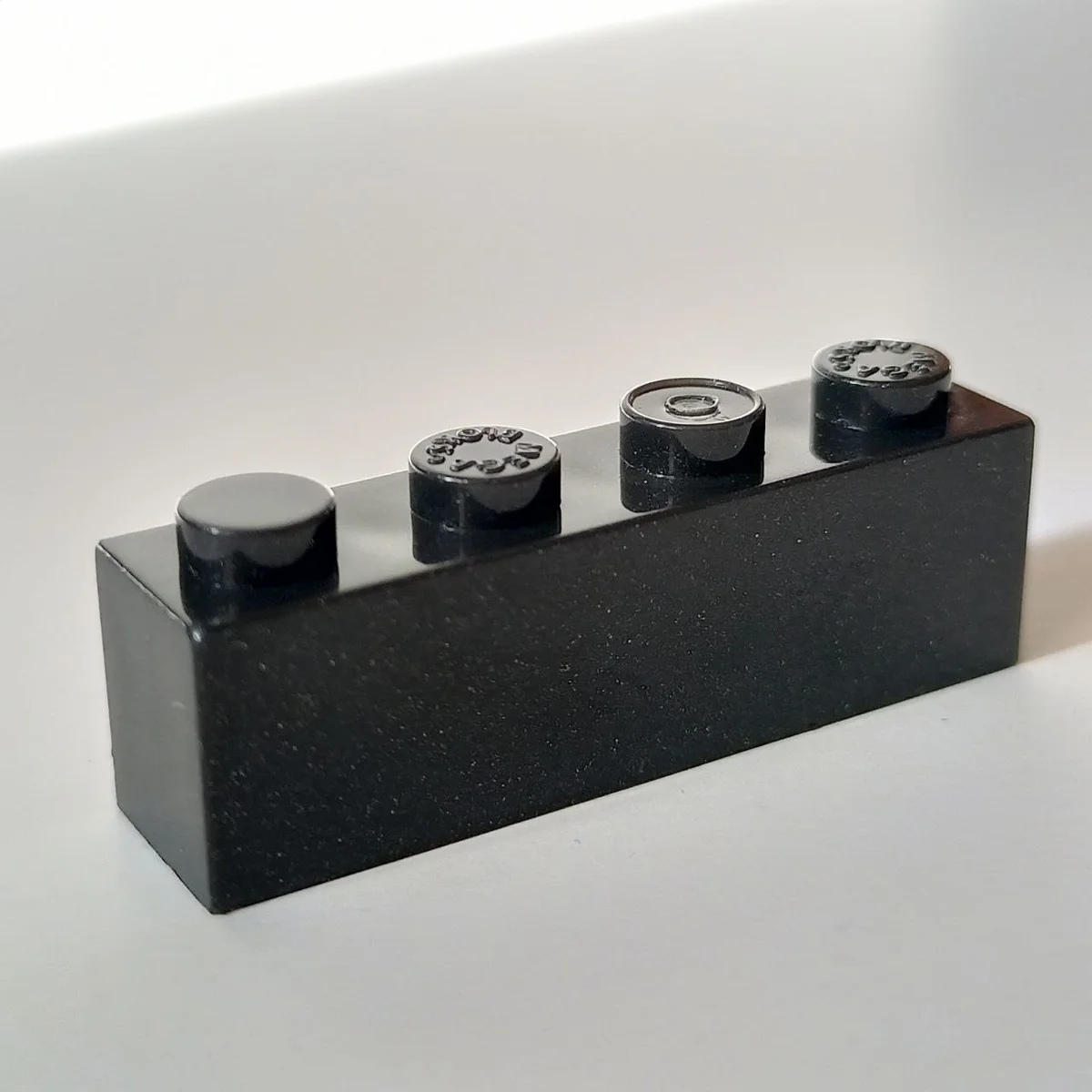 Brick 1 x 4 in Metal, Gunmetal (Metallic)