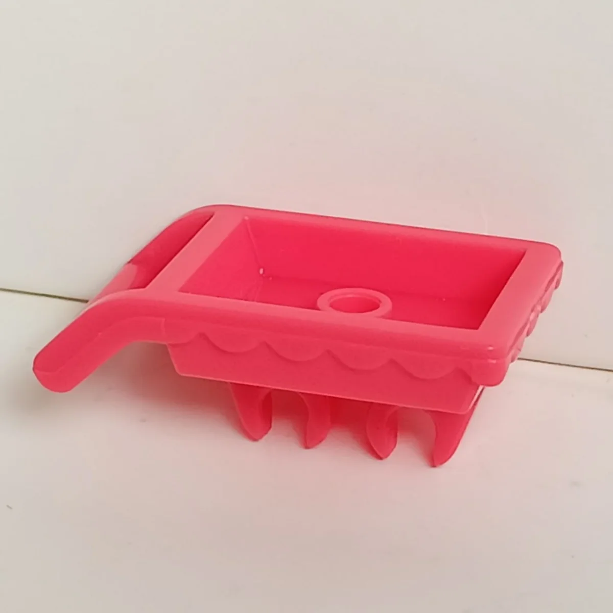pretty cart body, one stud in the middle in Pink, Rich