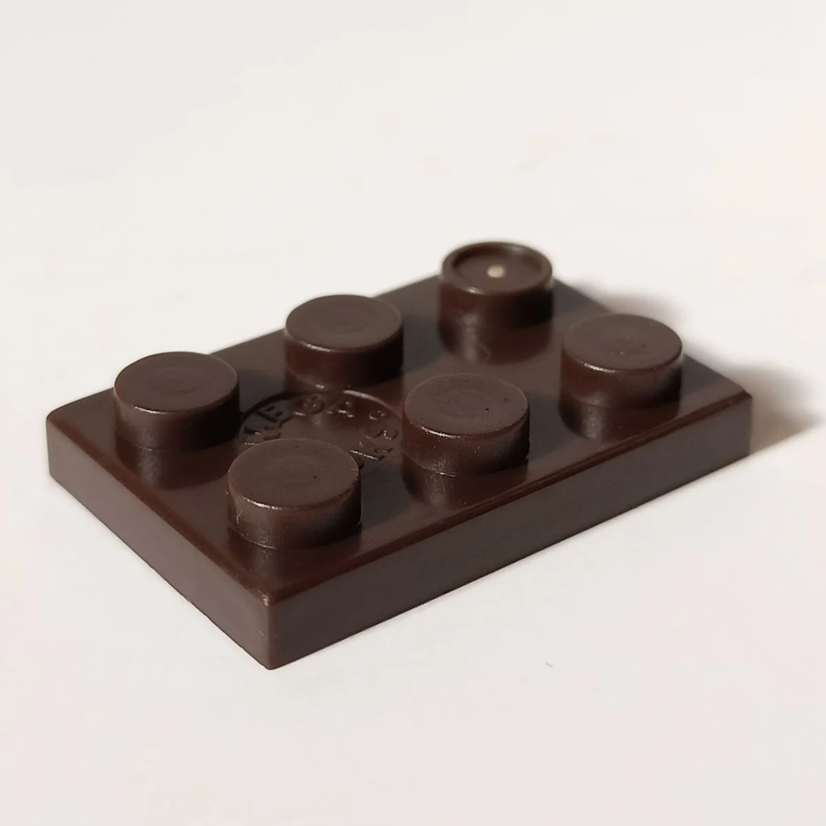 Plate 2 x 3 in Brown, Dark