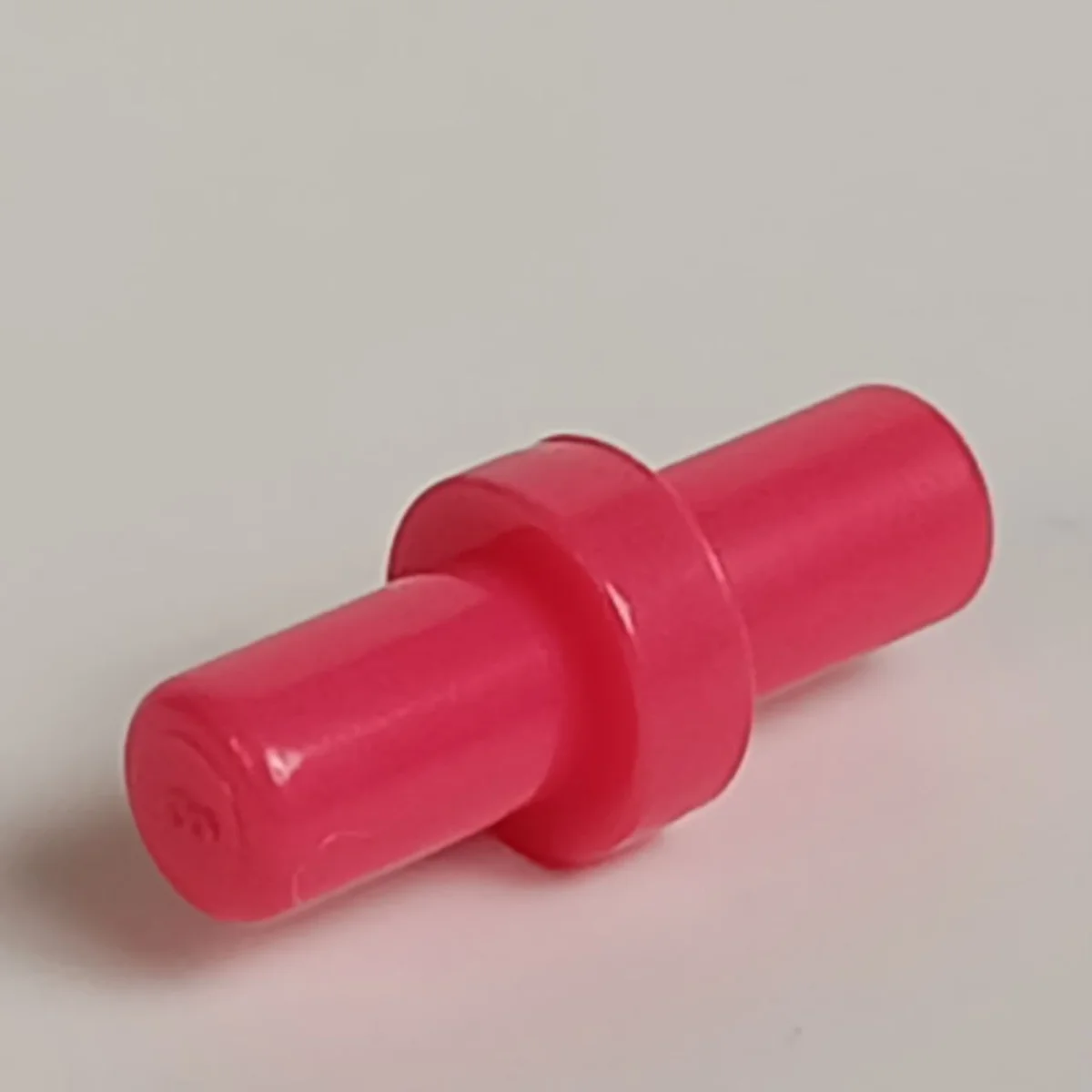 Connector: pin, small in Pink, Rich