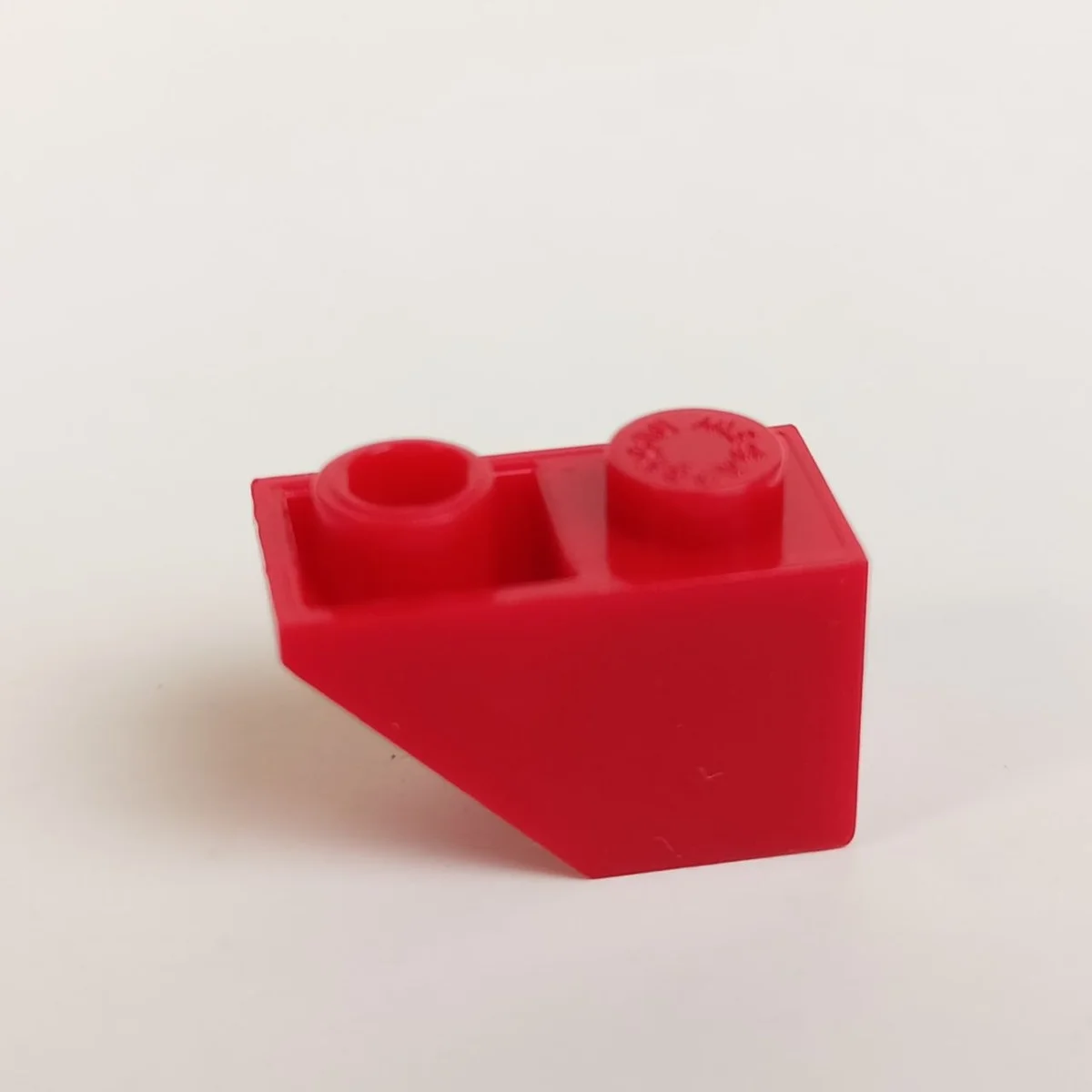 Slope Inverted Brick 45 1 x 2 in Red, Flame