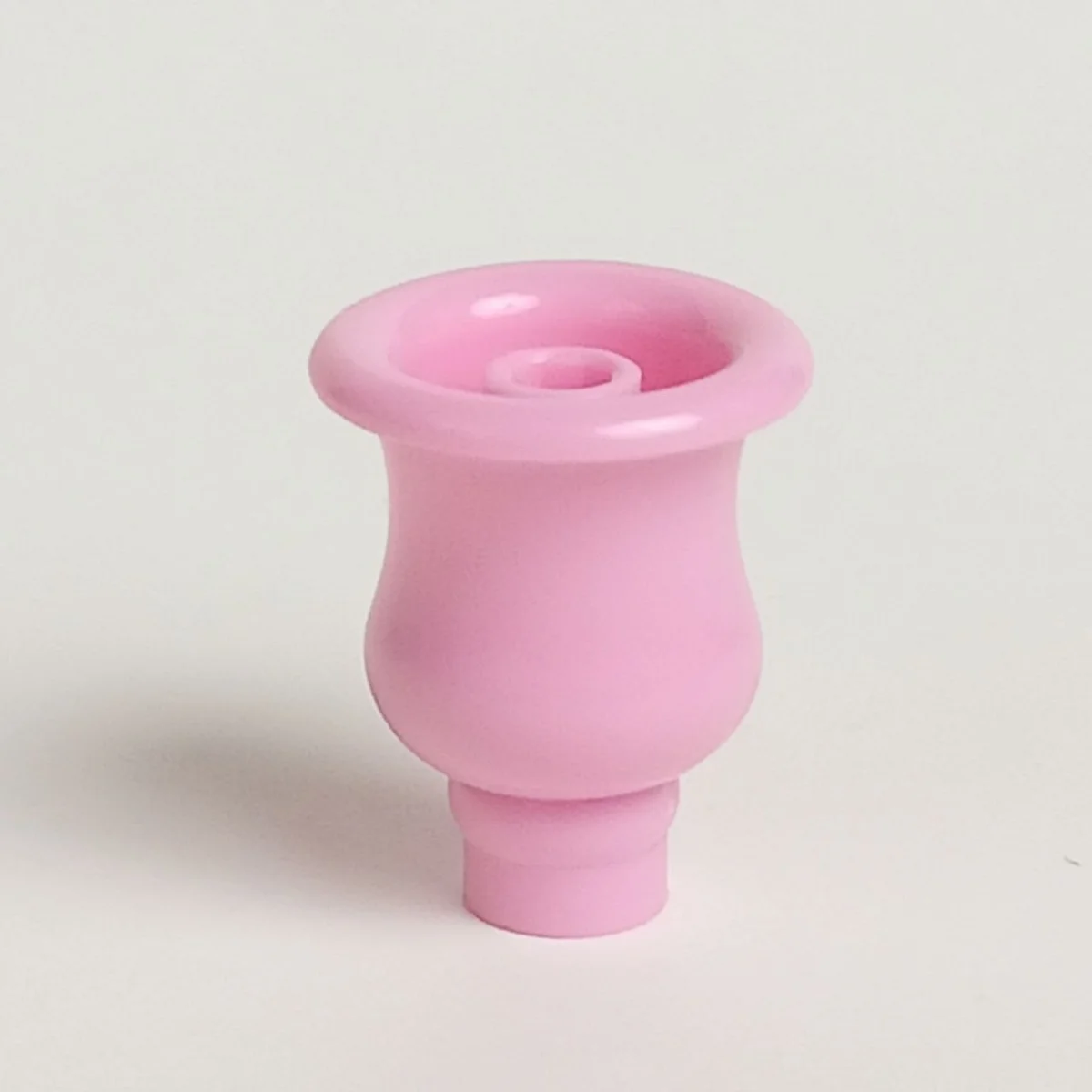 Fixture: urn in Pink, Rose
