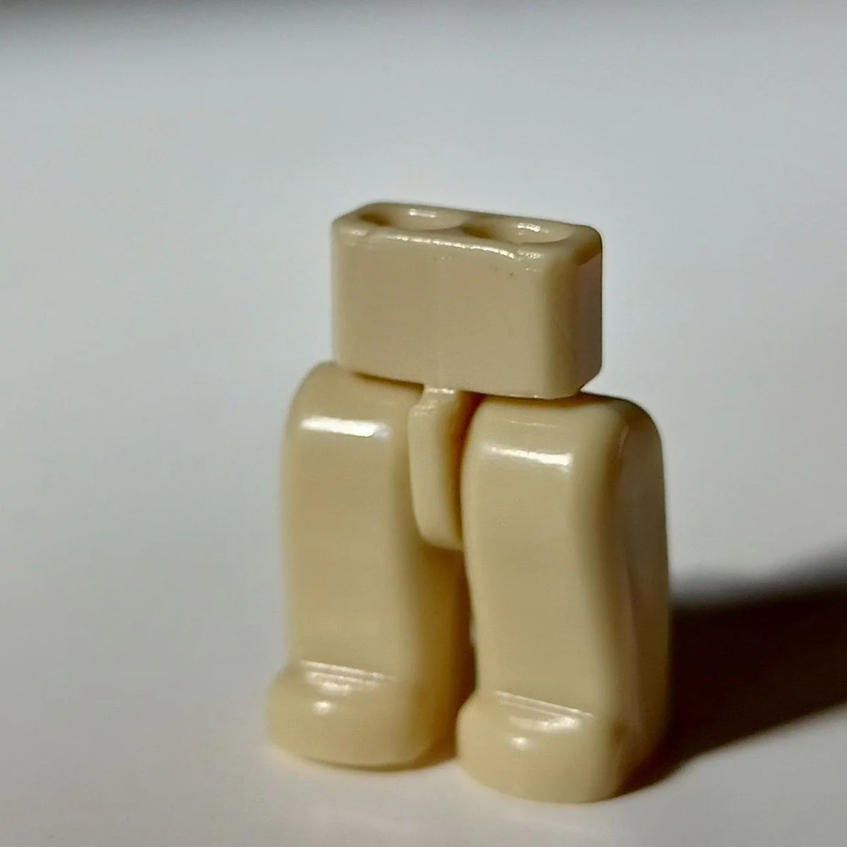 Figure, True Heroes: legs, sand in Sand, Dark