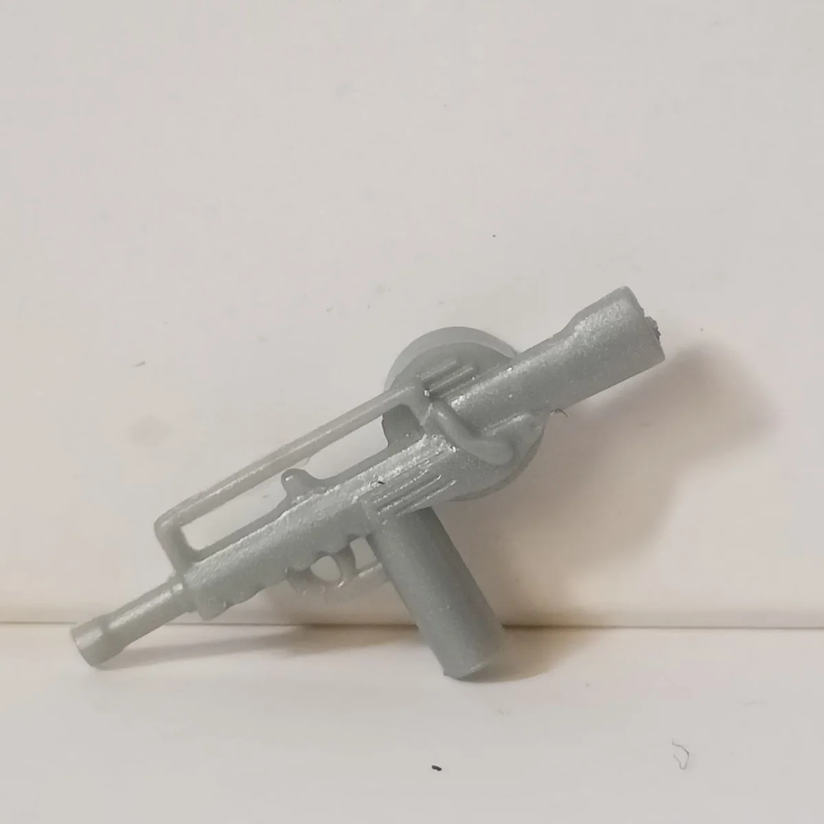 Weapon, Firearm: FAMAS, modified, mounting stud on right side